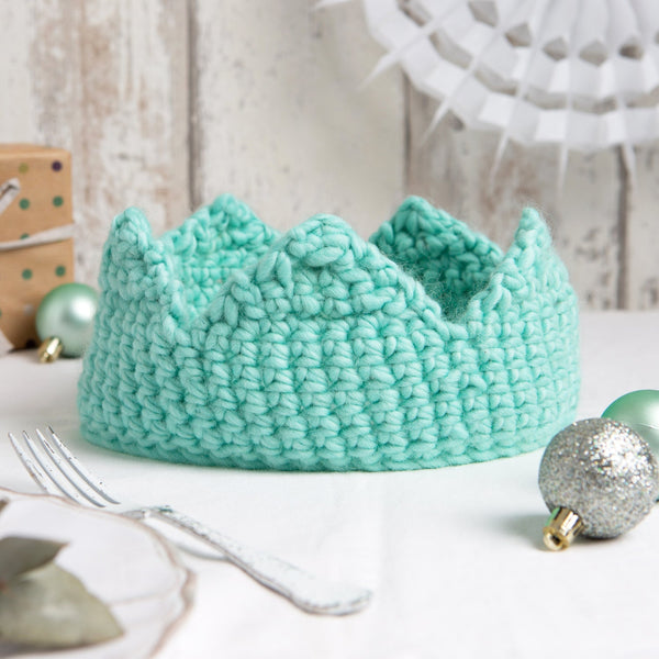 Christmas Crochet Kit - Crown - Wool Couture