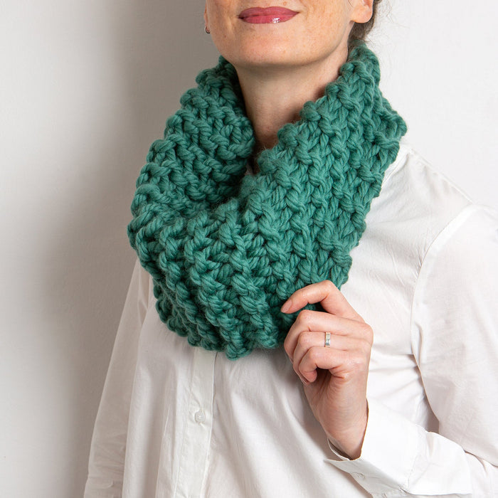 Absolute Beginners Cowl Knitting Kit - Wool Couture