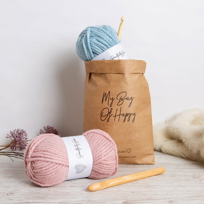 Loop Stitch Cushion Knitting Kit + Knitting Pocket Book - Gold Level - Wool Couture
