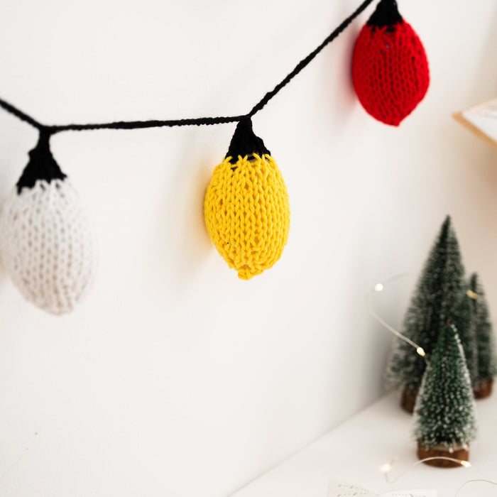 Merry & Bright Christmas Lights Garland Knitting Kit - Wool Couture