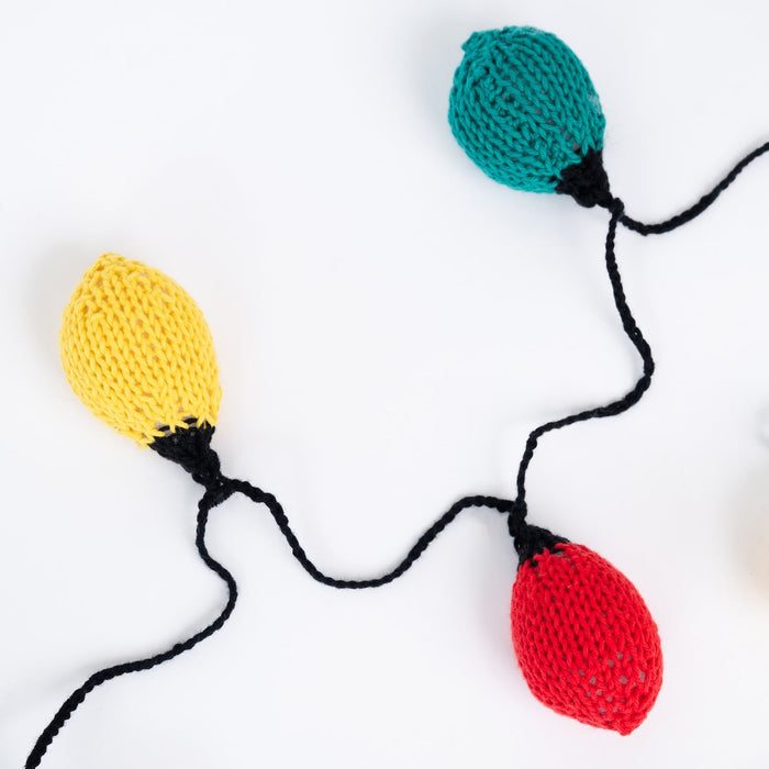 Merry & Bright Christmas Lights Garland Knitting Kit - Wool Couture