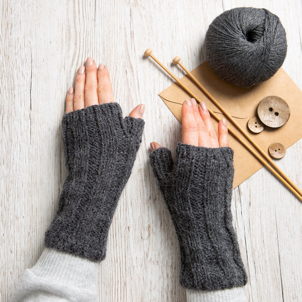 Accessories Knitting Kit - Alpaca Fingerless Gloves Grey - Wool Couture