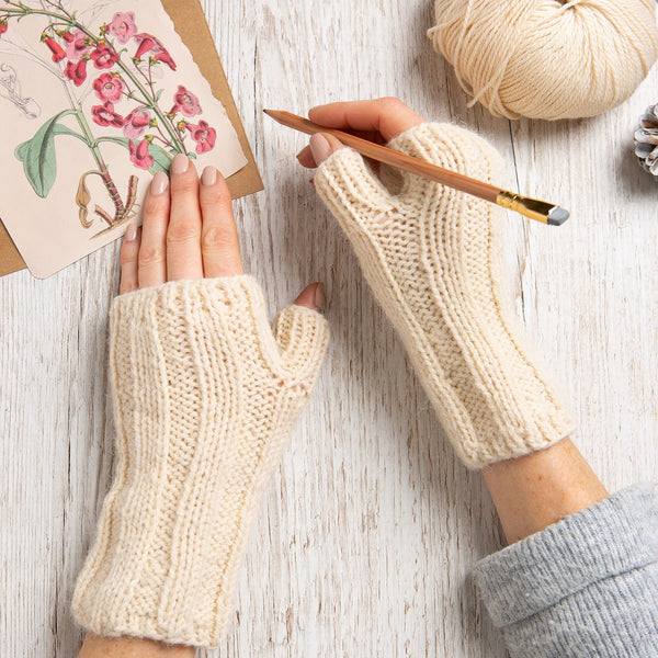 Accessories Knitting Kit - Alpaca Fingerless Gloves Ivory - Wool Couture