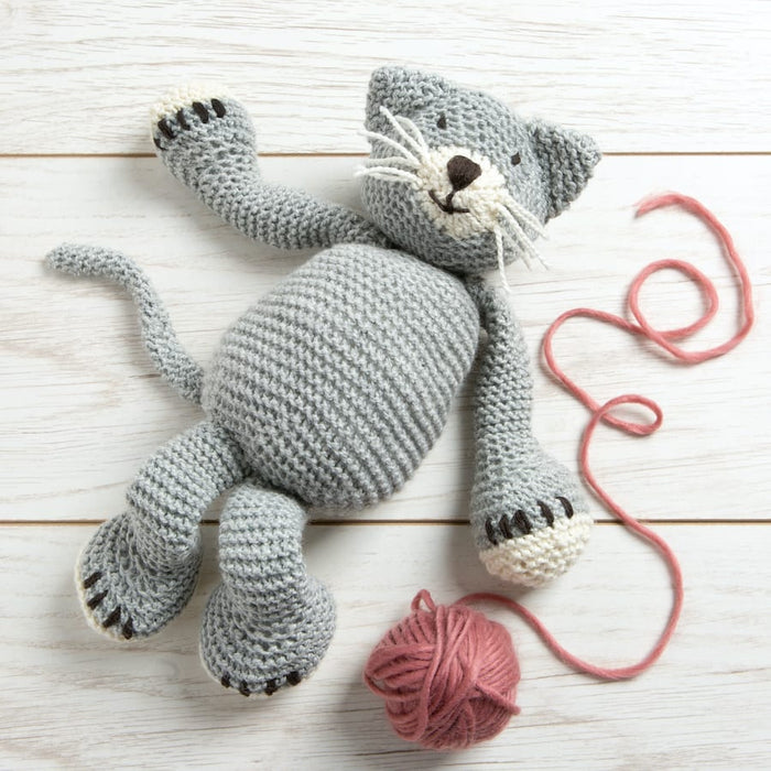 Kitten with Knitting Embroidery Kit - Mildred & Dildred