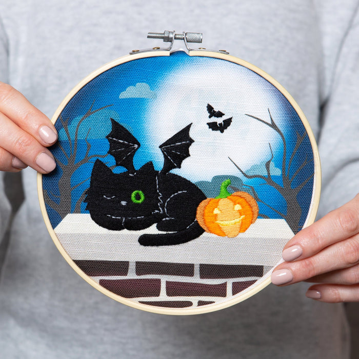 Embroidery Kit - Black Cat Halloween 7" - Wool Couture