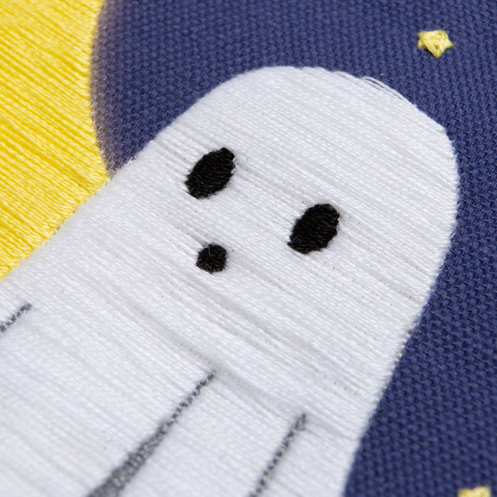 Embroidery Kit - Ghost Halloween 7" - Wool Couture