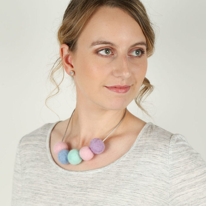 Necklace Needle Felting Kit - Wool Couture