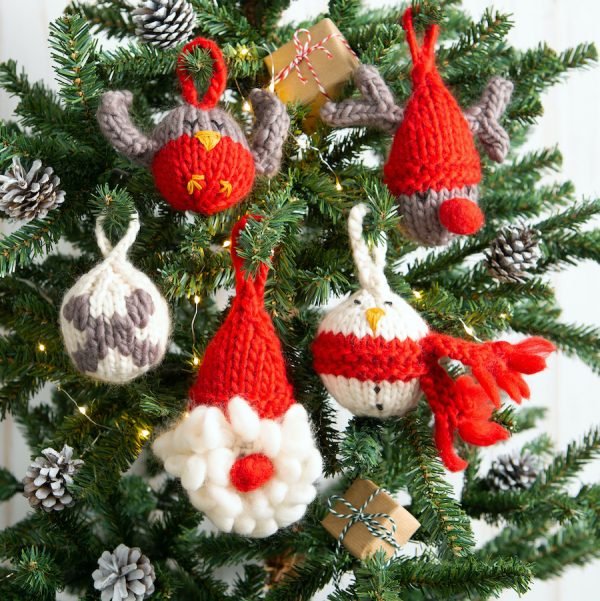 Santas Helpers Baubles Knitting Kit - Wool Couture