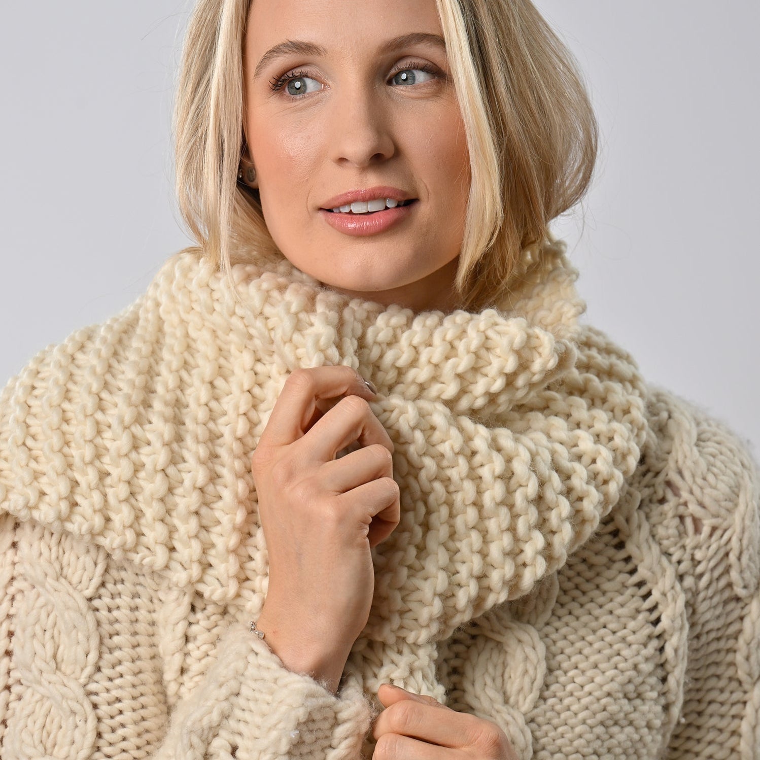 Scarf Knitting Kit Linda Natural Cream Wool Couture